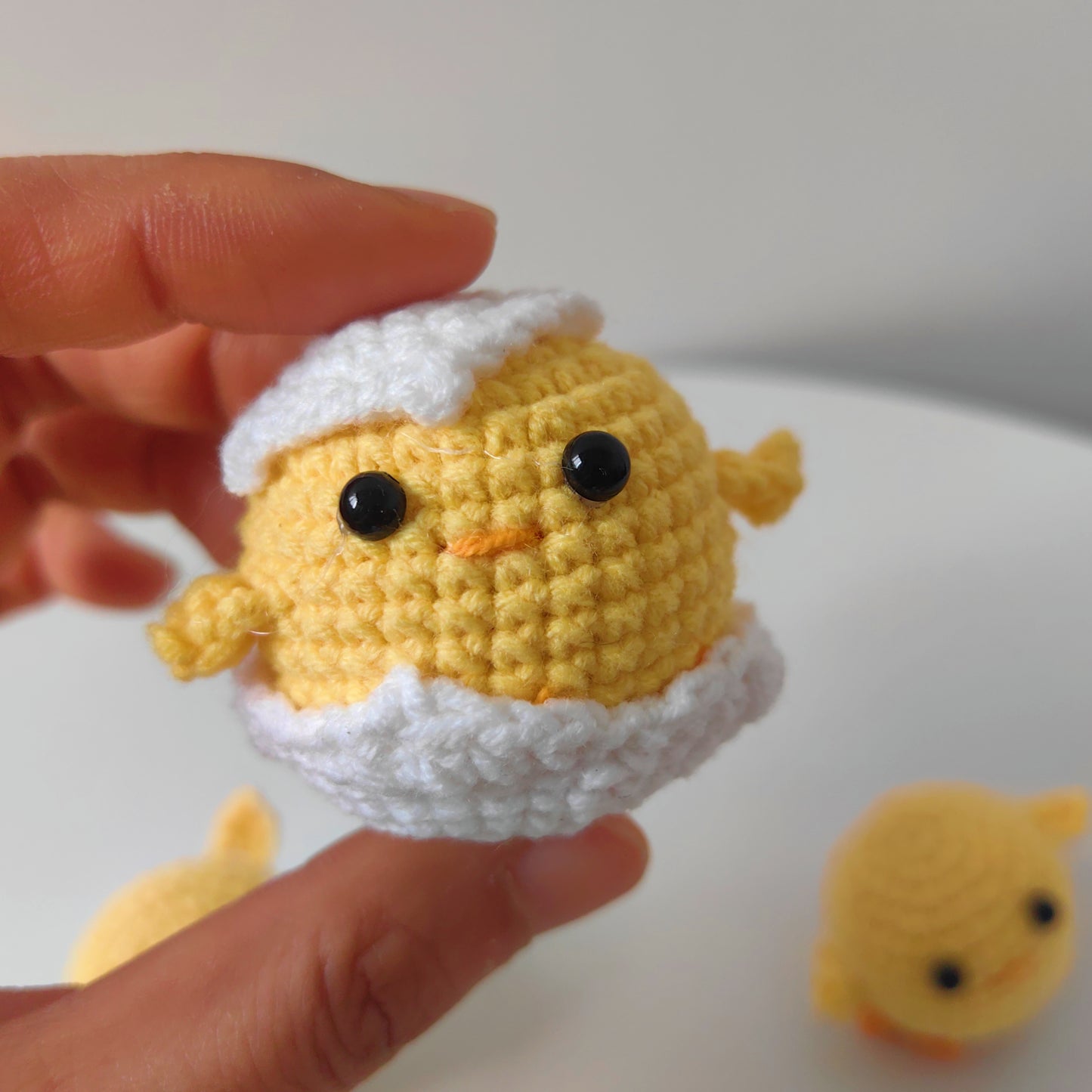 yellow-eggshell-chick-crochet-kit-style3