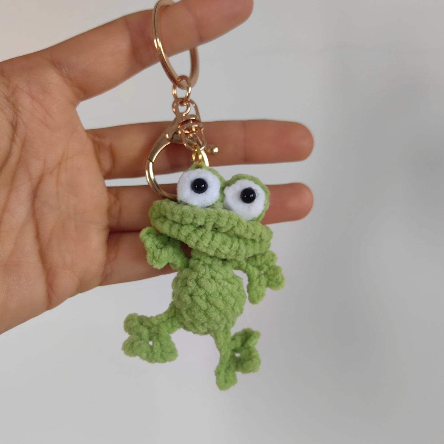 Adorable crochet frog amigurumi DIY kit for beginners