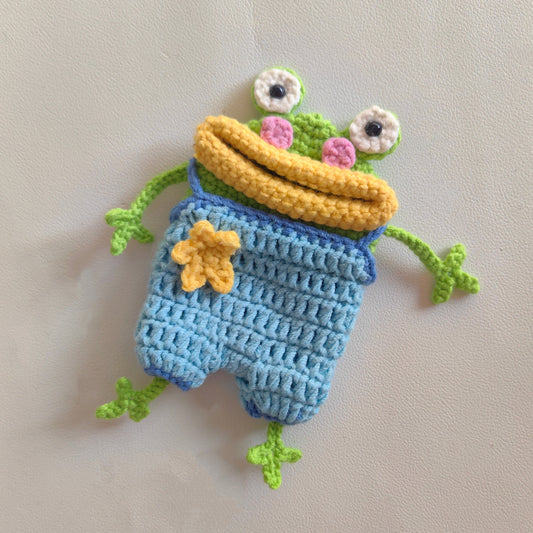 Cute crochet frog pouch front view