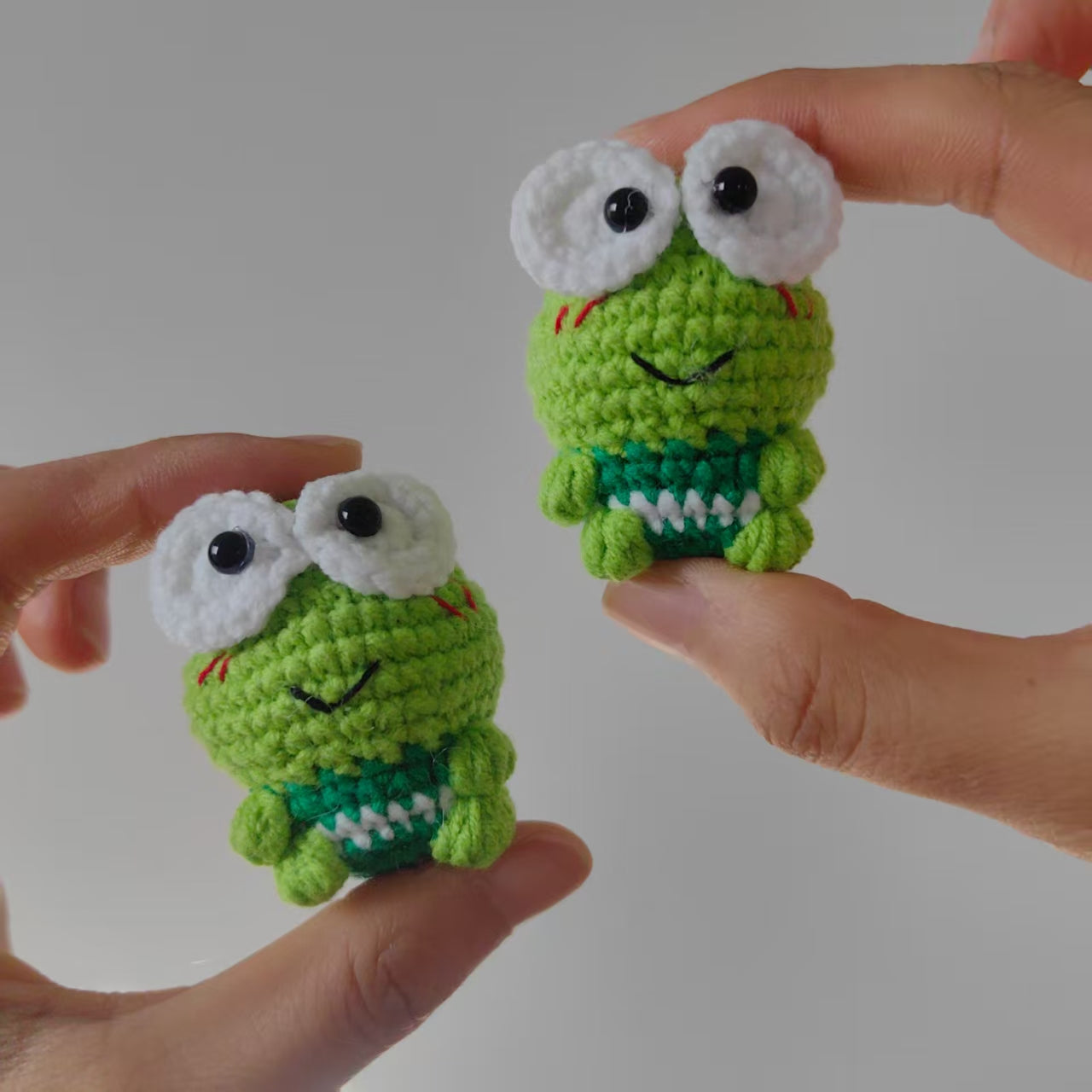 Crochet Frog Plush Keychain Detail Handmade DIY Kit